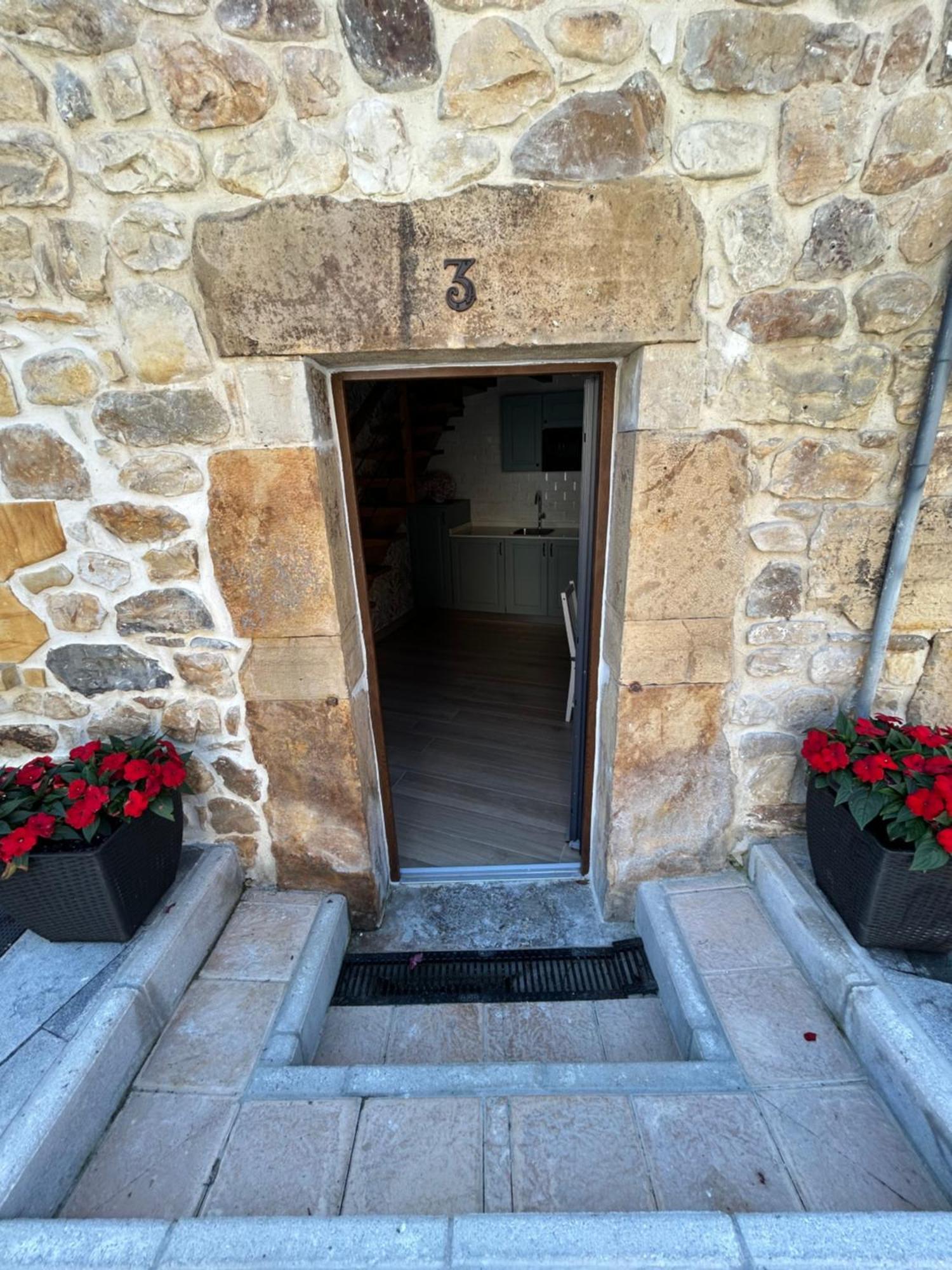 Apartamentos San Roque Аренас де Кабралес Екстериор снимка
