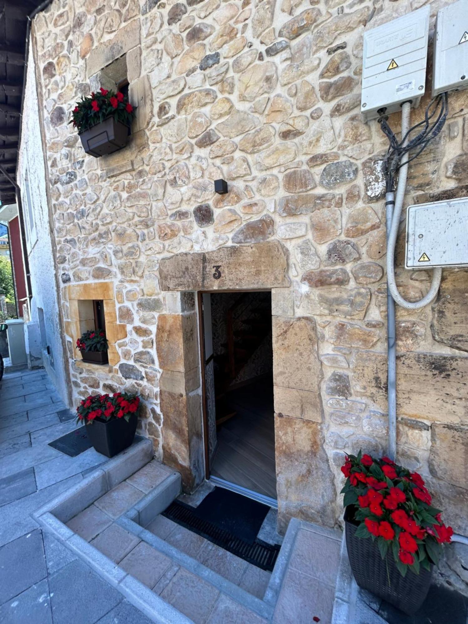 Apartamentos San Roque Аренас де Кабралес Екстериор снимка